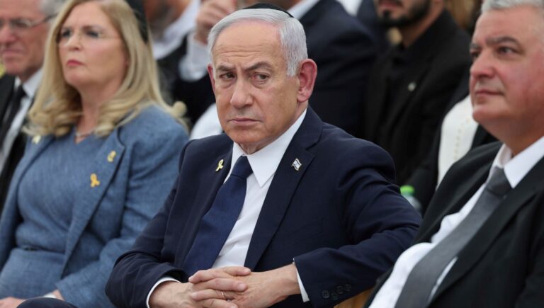 netanyahu-ikili-oynuyor-demisti-katardan-israile-tepki-qO7AWUkI.jpg