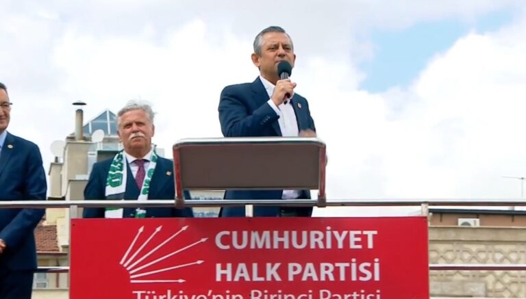 ozgur-ozelden-partililere-tepki-6-ay-randevu-yok-yFWvHQ4I.jpg