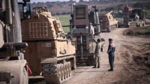 bloomberg turkiyenin suriyeye silah tedariki planlari var ankara harek t iznini 30 kilometreye cikarmayi istiyor x3vW5yUU.jpg