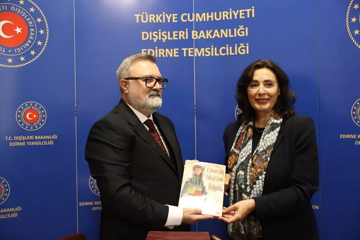 bulgaristandan genc diplomatik heyet edirneyi ziyaret etti 7iXcWiFm.jpg