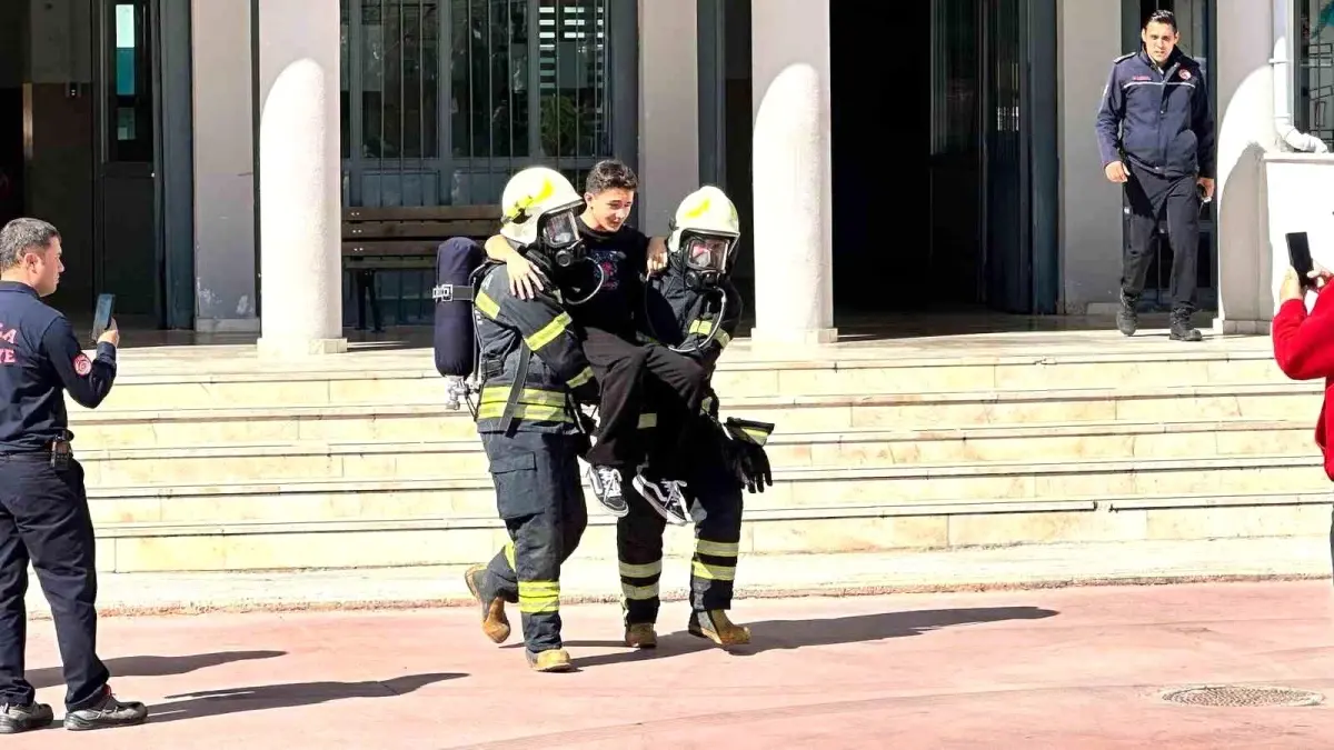 mugla fen lisesinde kapsamli deprem tatbikati gerceklestirildi yhvPr6pG.jpg