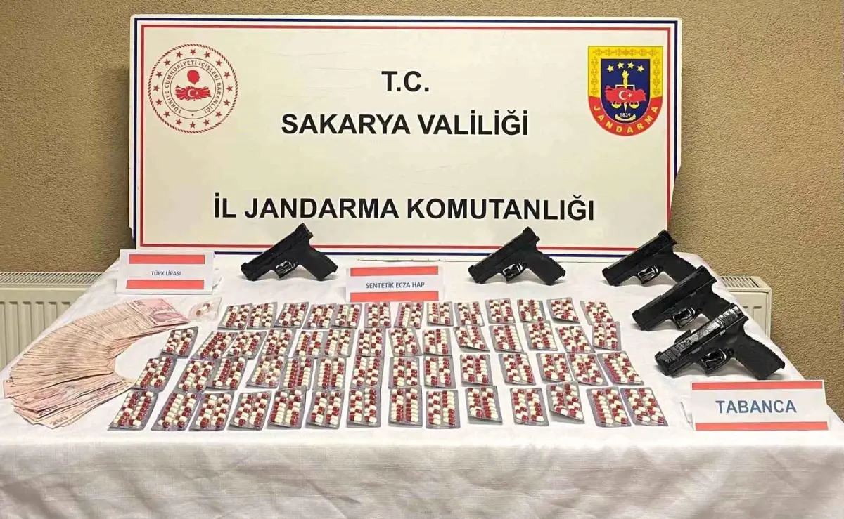 sakaryada 773 sentetik hap ele gecirildi bS8jsOmt.jpg