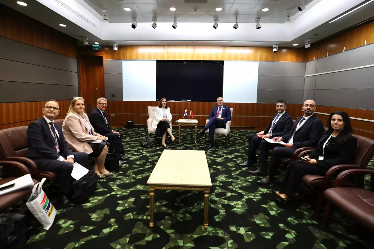 isikhan ve grahn laasonenden sosyal guvenlik gorusmesi Ke7d678J.jpg