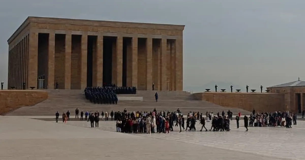 maltepeliler atasiyla bulusuyor SHDxe8MS.webp